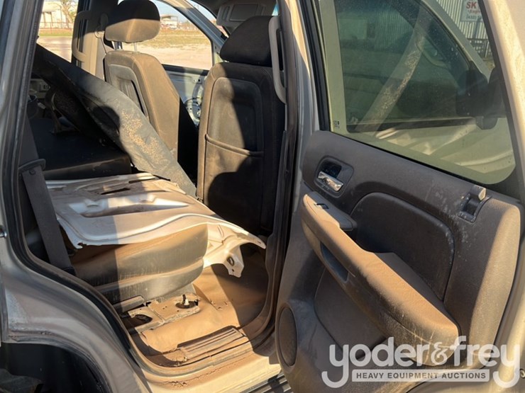 2012-chevrolet-tahoe-image-16