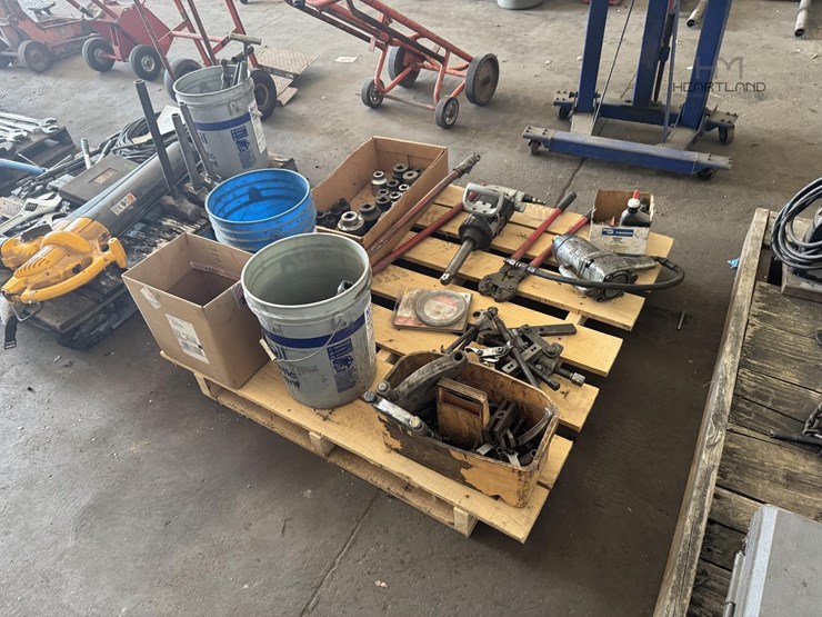 lot-of-industrial-tools-bolt-cutters,-pneumatic-to-lot-of-industrial-tools-bolt-cutters,-pneumatic-to-image-3