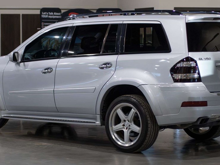 2008-mercedes-benz-gl-550-amg-suv-image-9