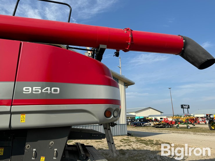 2012-massey-ferguson-9540-image-14