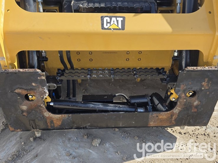 2016-caterpillar-232d-image-17