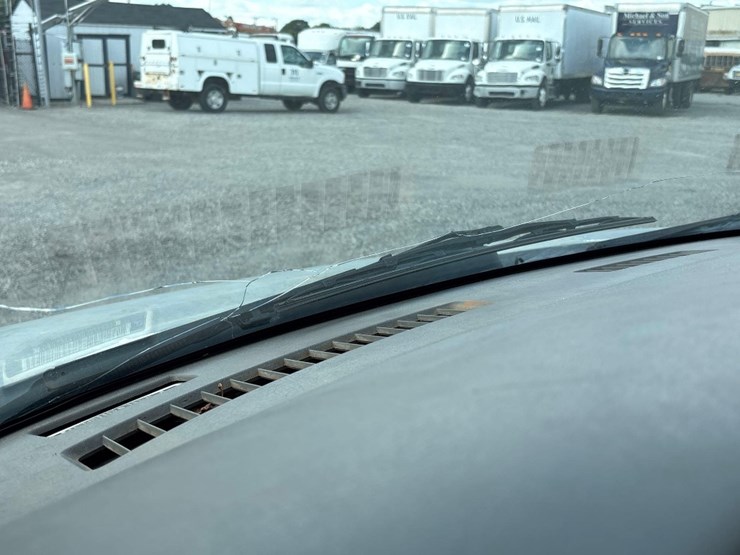 2011-gmc-savana-van-image-24