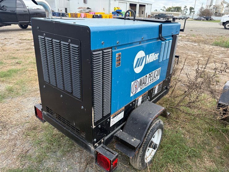 #682-•-2023-miller-big-blue-dual-450’s!-image-4