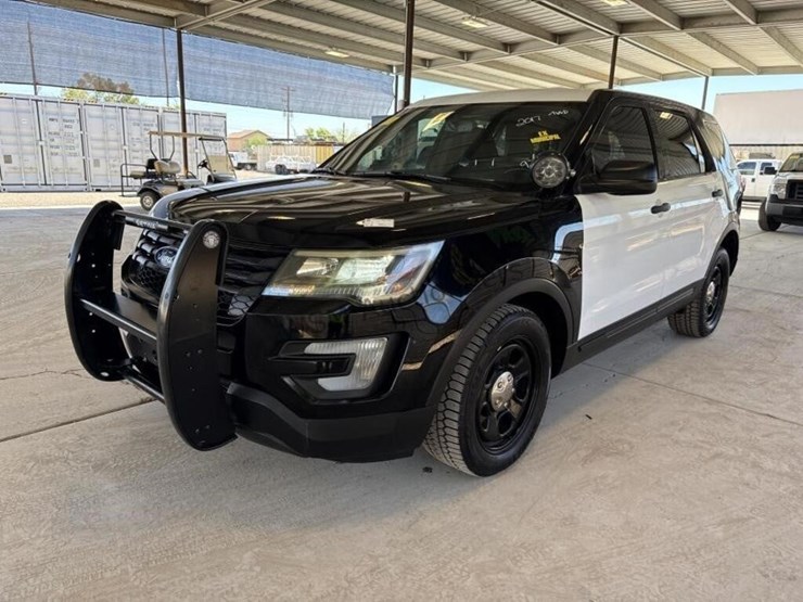 2017-ford-explorer-image-4
