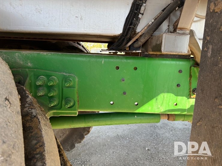 2023-john-deere-800r-image-86