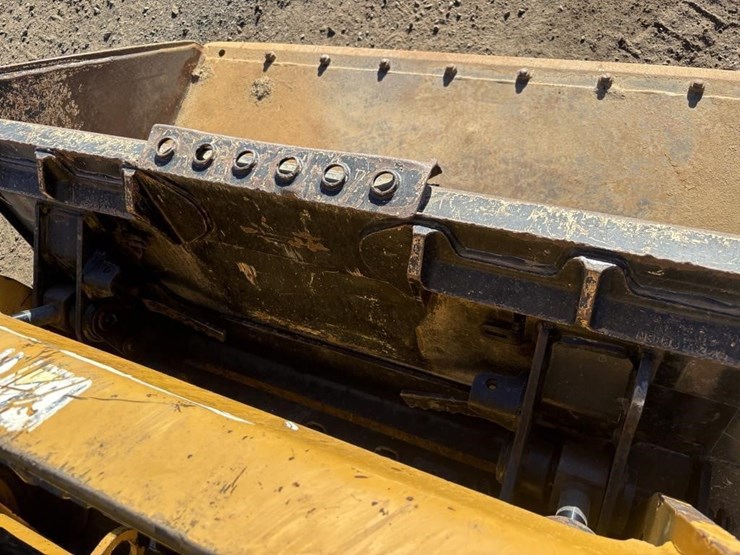 caterpillar-226d-image-11