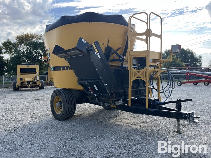 2022-vermeer-vs570-vertical-feed-mixer-wagon-image-3