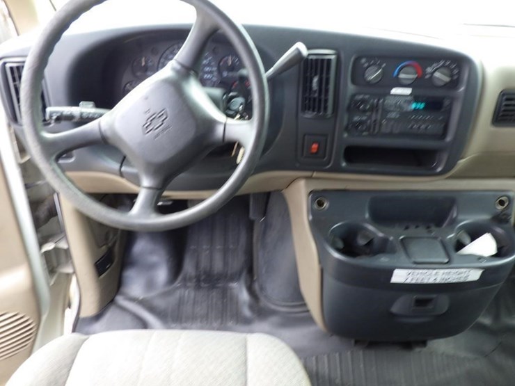 1999-chevrolet-express-3500-image-10