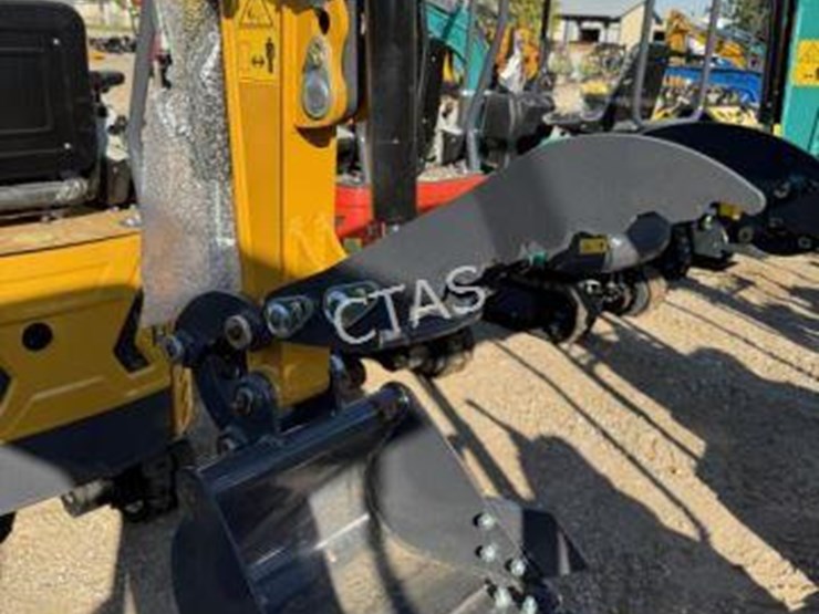 #70-•-mini-excavator---gas---model:-qk18r-image-7