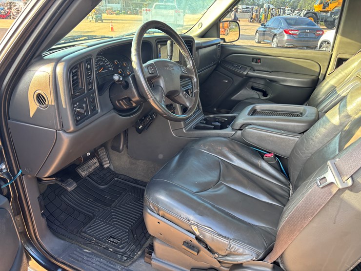 2004-gmc-1500-image-7