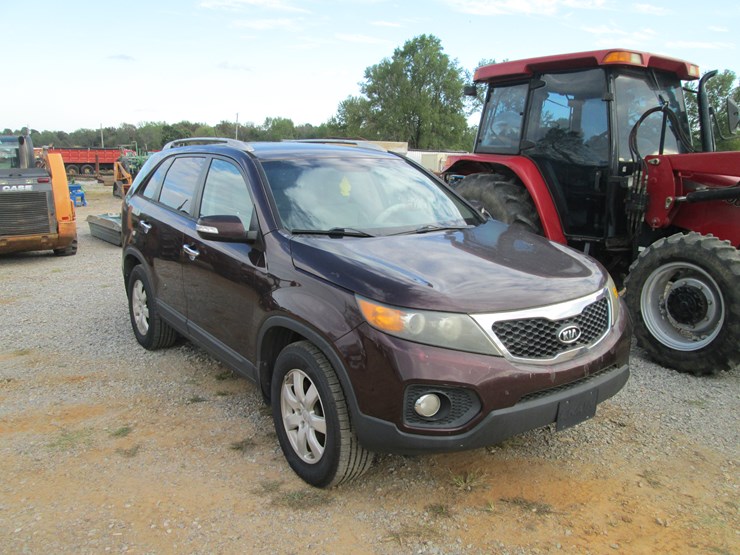 2011-kia-sorento-image-2