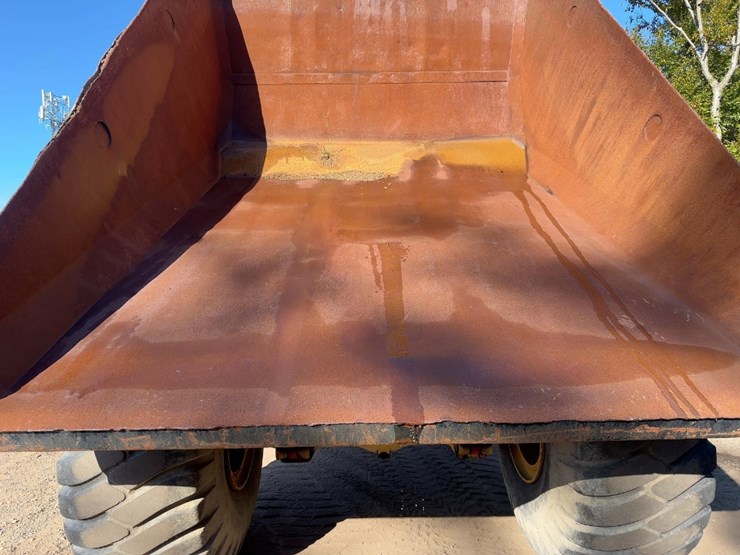 1990-caterpillar-d30d-image-26