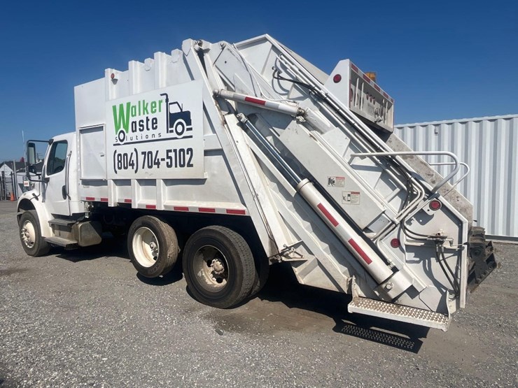 2005-freightliner-m2-20yd-rear-load-refuse-truck-image-2