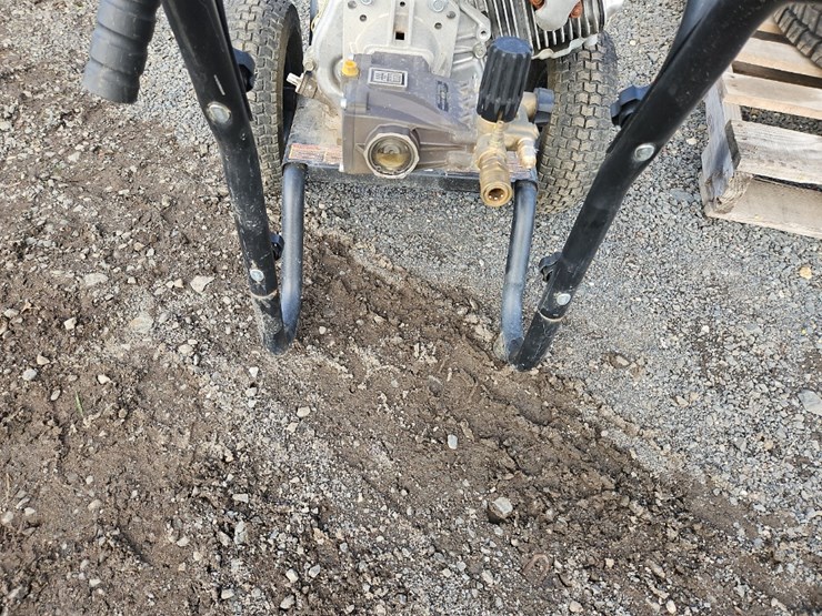 dewalt-pressure-washer-image-4