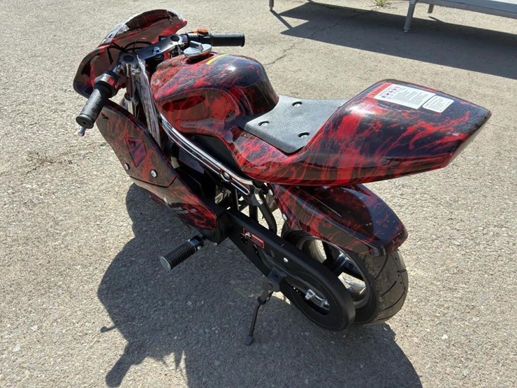 gas-powered-pocket-bike-image-4