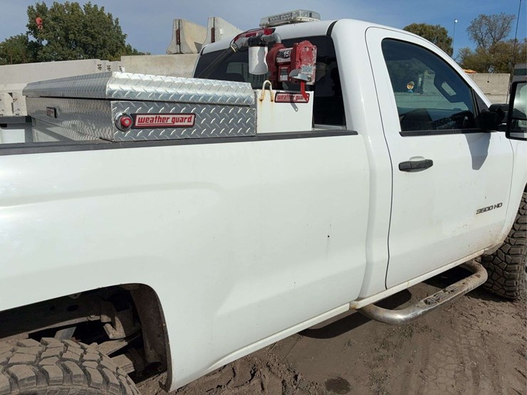 2015-chevy-silverado-3500hd-image-23