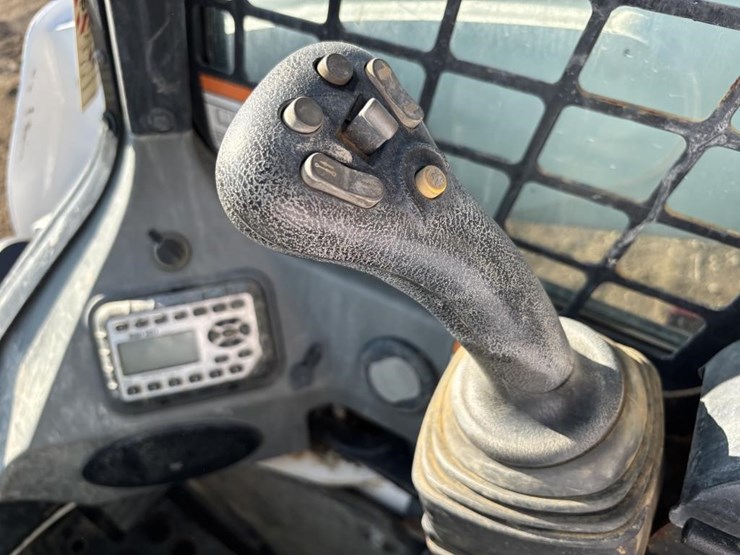 2021-bobcat-t770-image-25