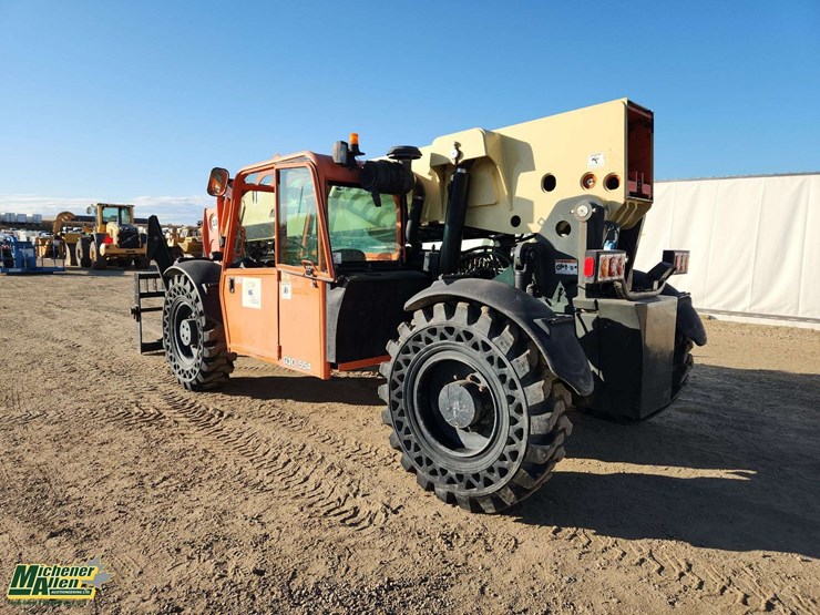 2010-jlg-g10-55a-image-2
