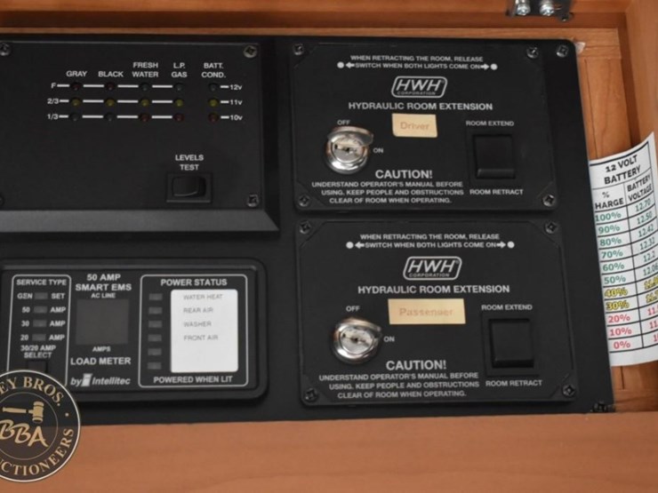 2006-thor-motor-coach-mandalay-40e-38083-image-44
