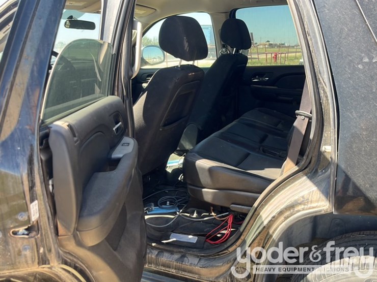 2012-chevrolet-tahoe-image-15