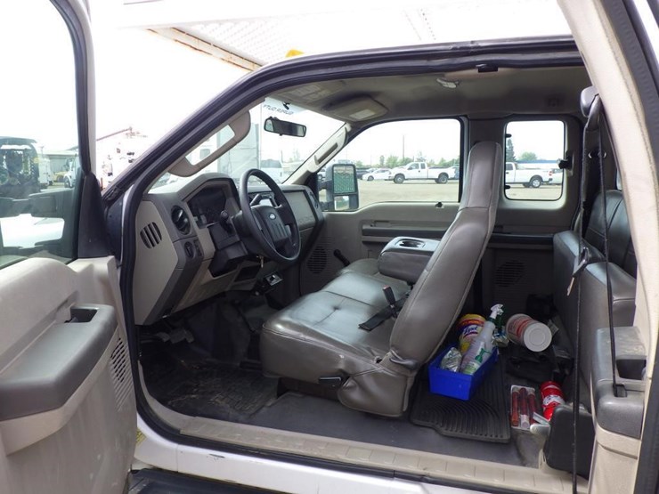 2010-ford-f350-image-10