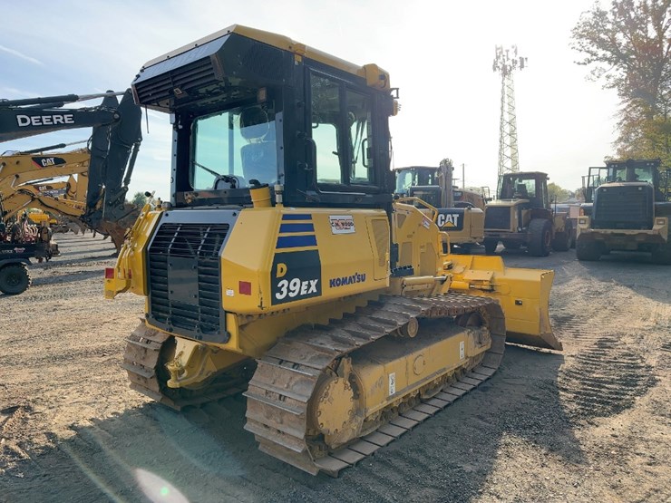 2023-komatsu-d39ex-24-image-5