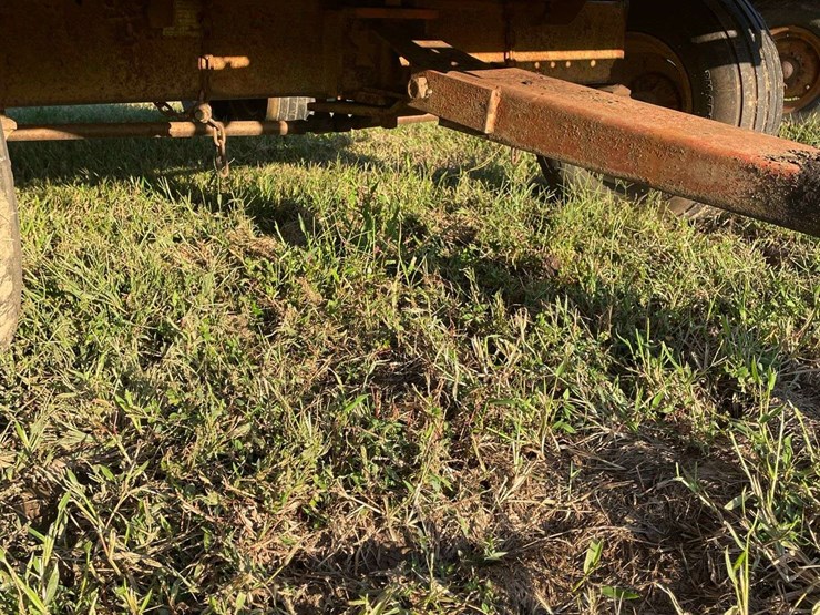 papec-tandem-axle-silage-wagon-image-8