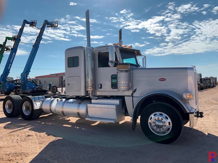 2013-peterbilt-388-image-5