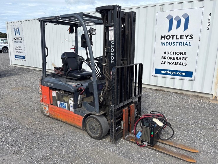 2020-toyota-8fbe20u-3000lb-electric-warehouse-forklift-image-22