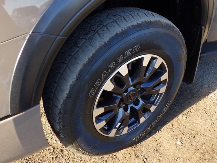 2021-nissan-titan-image-12