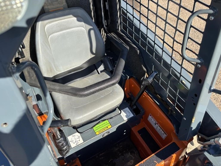 2019-gehl-rt105-image-19