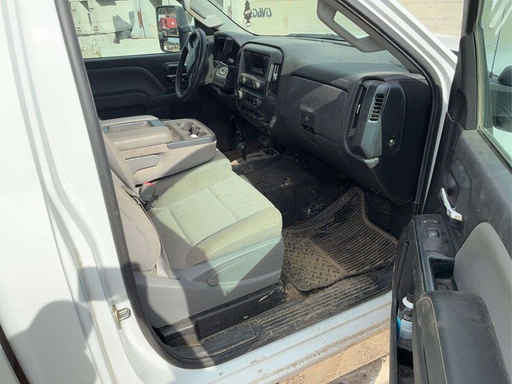 2015-chevy-silverado-3500hd-image-25