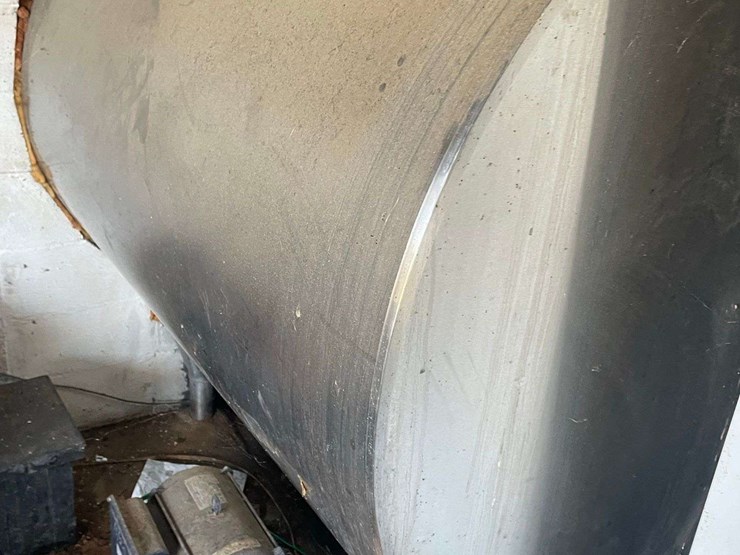 mueller-2000-gallon-milk-tank-image-10