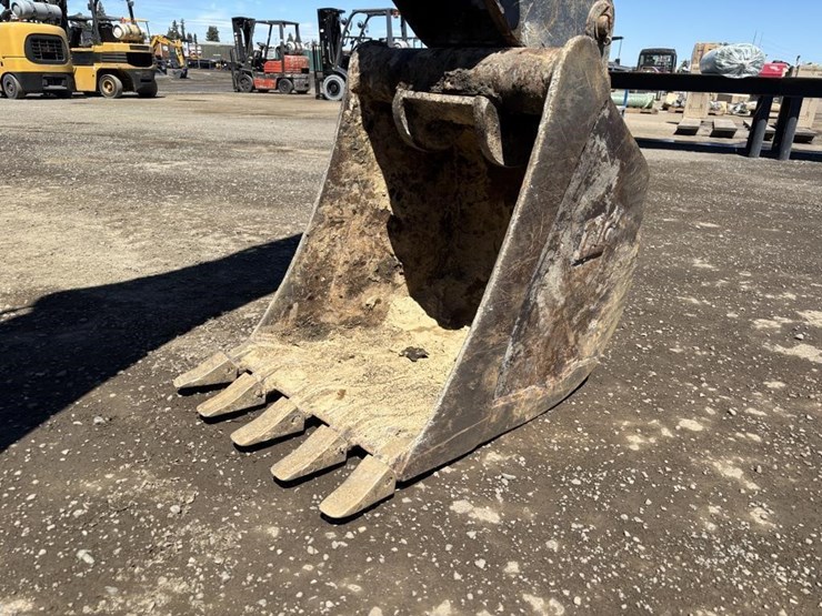 2019-deere-310l-ep-image-16
