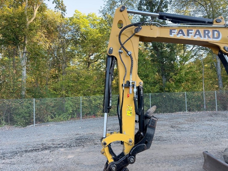 2018-caterpillar-305-image-14
