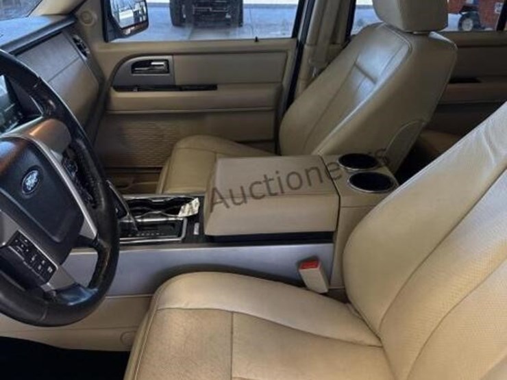 2016-ford-expedition-image-19