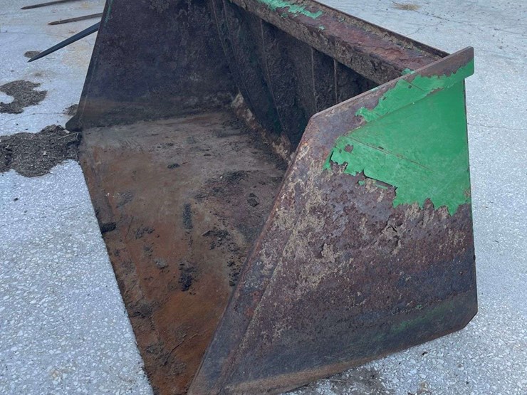 7'-euro-style-high-capacity-loader-bucket-image-5