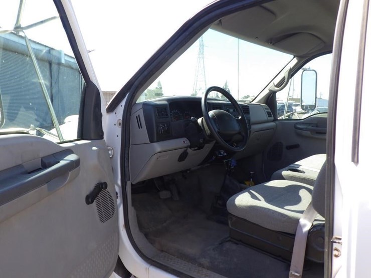 2001-ford-f650-image-6