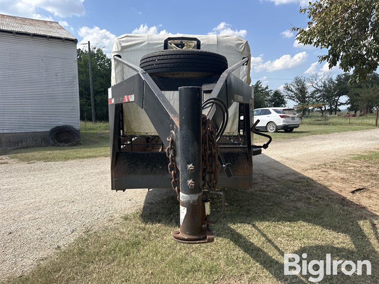 2008-gooseneck-28’x6’-t/a-livestock-trailer-image-2