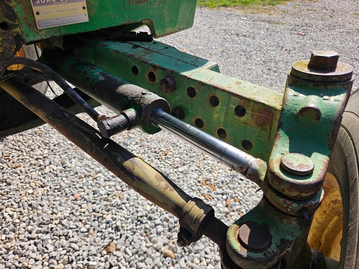 john-deere-3040-image-66