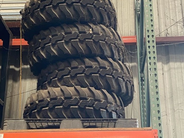 2021-kubota-r540-image-1