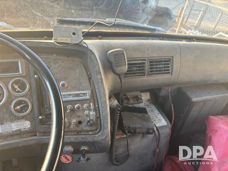 ford-l8000-image-44