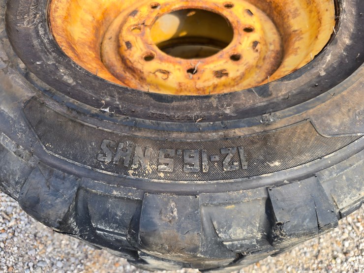 2020-caterpillar-262d3-image-32