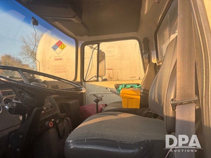 ford-l8000-image-42