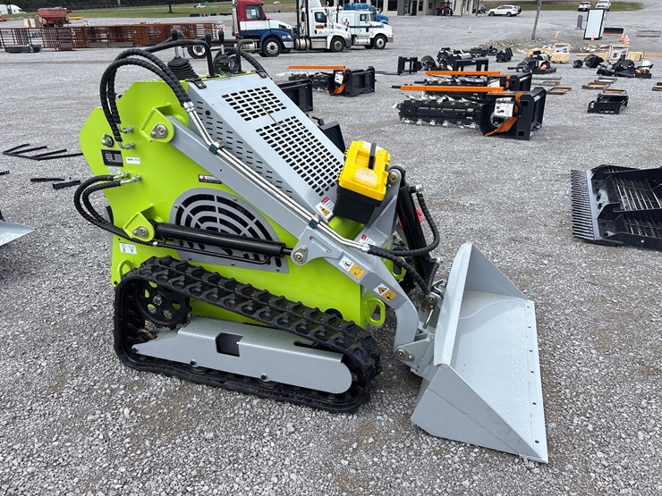 #29324-•-new-2025-landhero-ldh-t460-mini-skid-steer-image-3