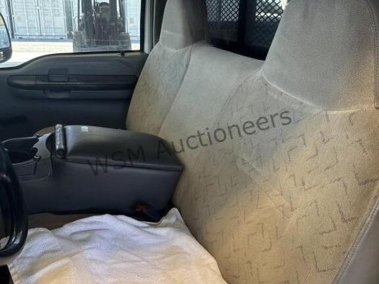 2005-ford-f350-image-19
