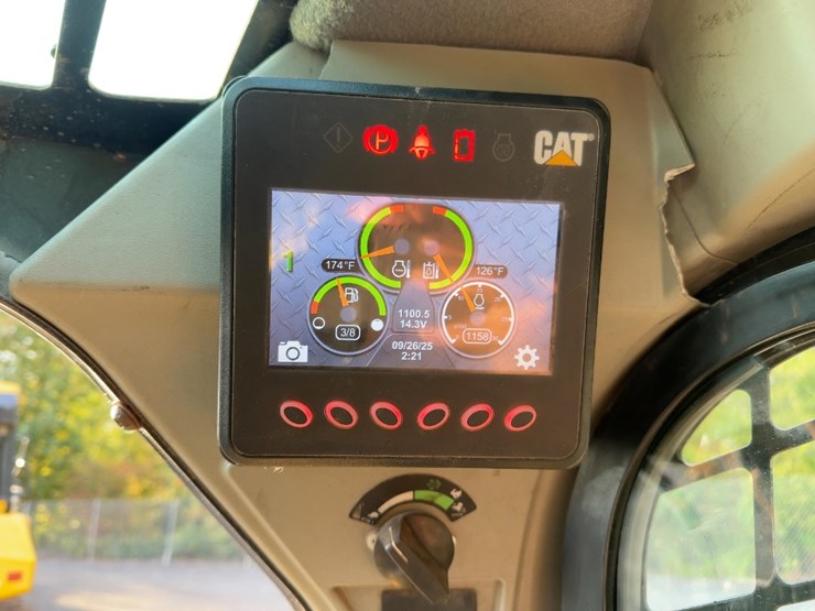 2021-caterpillar-259d3-image-25