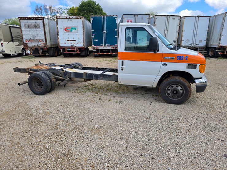 2006-ford-e450-image-21