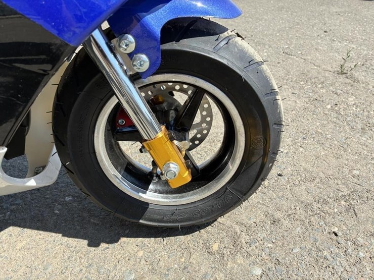 gas-powered-pocket-bike-image-7