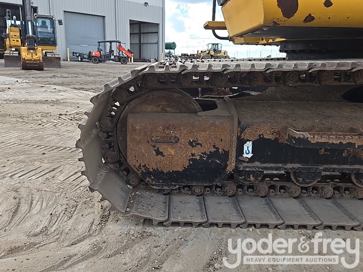 2022-deere-130g-image-13